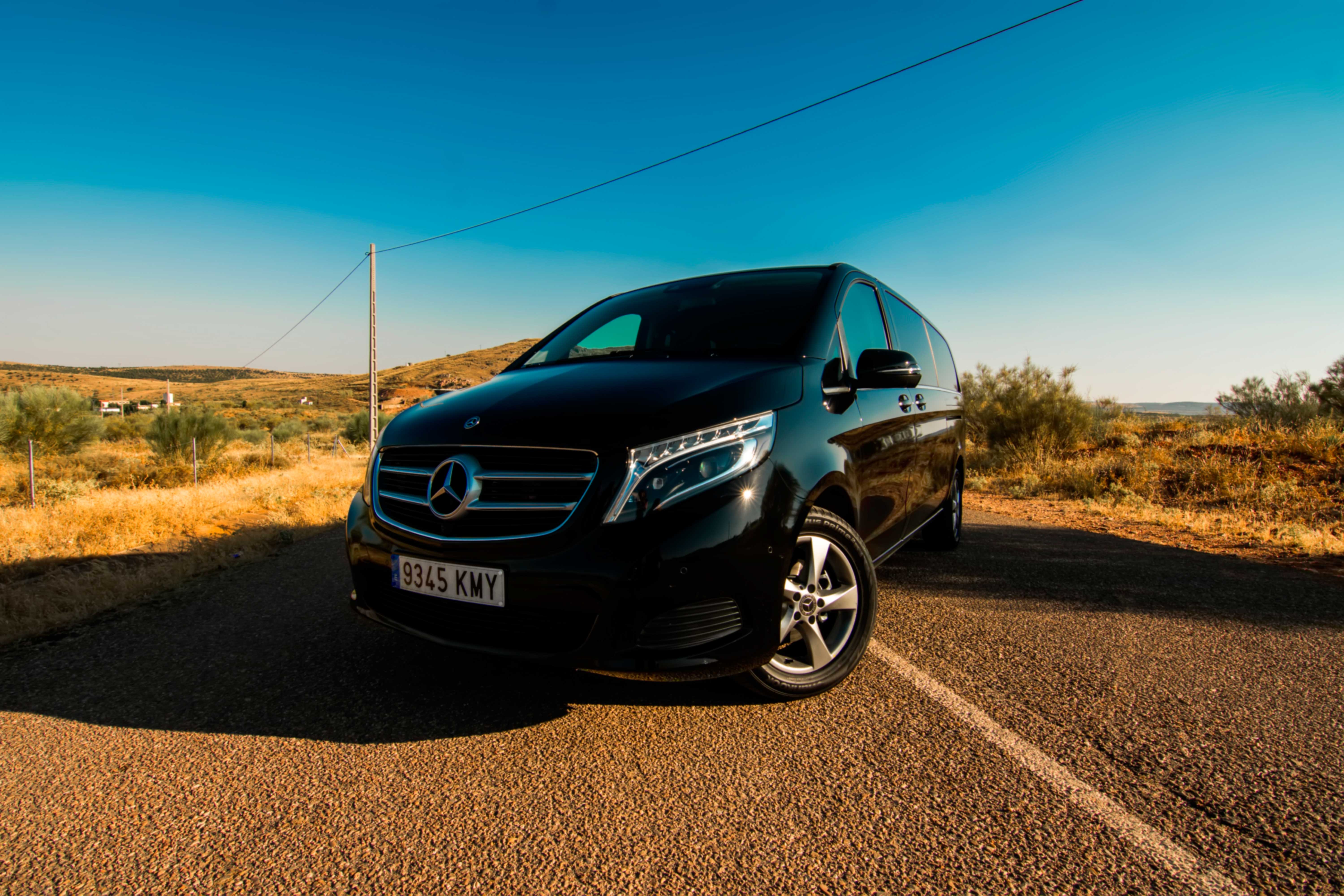 Minivan 7 Plazas VIP Lujo Alquiler de microbuses y minibuses en madrid